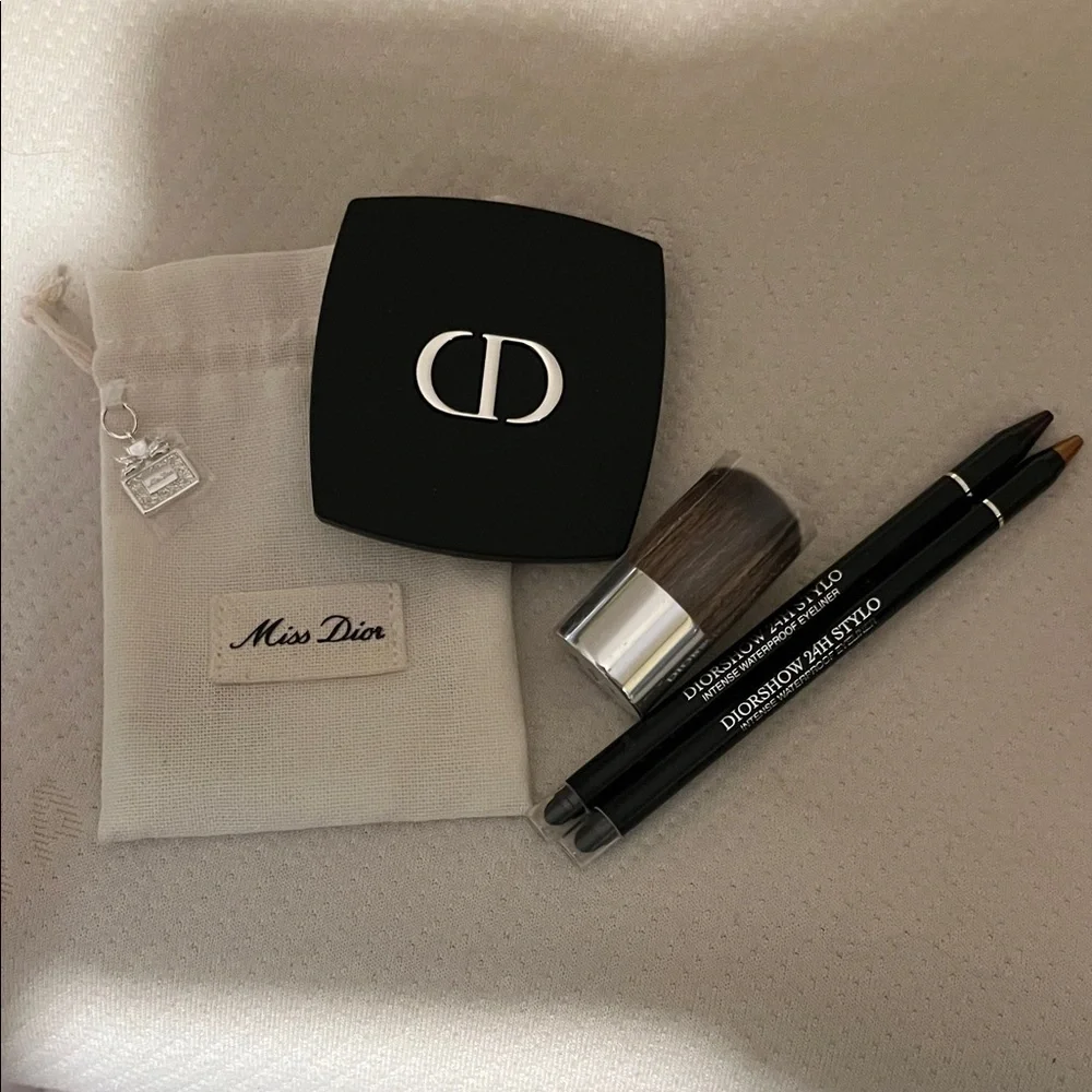 Dior Black Makeup Bag w/gold trim 4 lipsticks 2 eyeliners mirror makeup brush - Picture 4 of 12